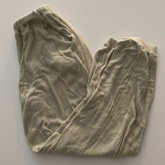 Green sweatpants - Picture 2 of 2